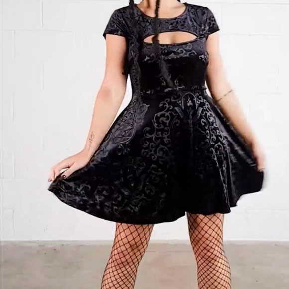 Killstar Dresses & Skirts - NWT Killstar Blasphemia Black Velvet Keyhole Dress
